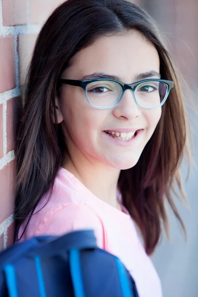 Preteenager girl with backpack — Stock Photo, Image