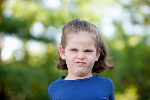 Niedliches kleines Mädchen — Stockfoto