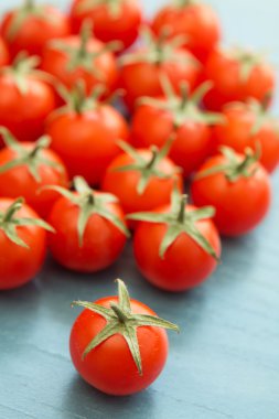 küçük cherry domates