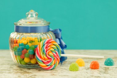 Güzel cam kaba şeker dolu