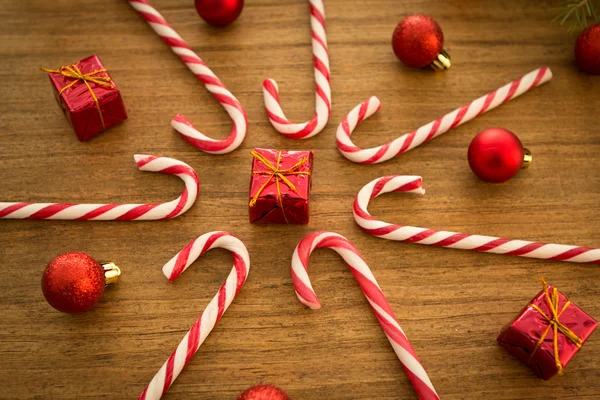 크리스마스 볼 사탕 지팡이 — 스톡 사진