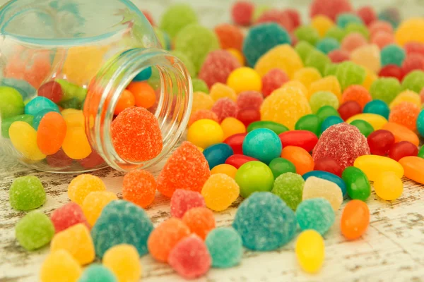 Kleurrijke jelly beans aan behang — Stockfoto