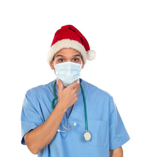 Médico Africano Usando Chapéu Natal Época Coronavírus Isolado Fundo Branco — Fotografia de Stock