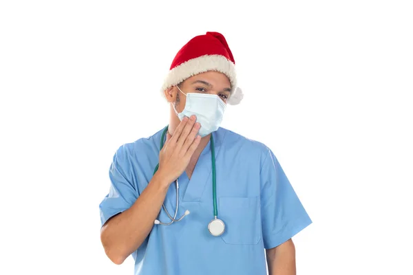 Afrikanischer Arzt Mit Weihnachtsmütze Zur Zeit Des Coronavirus Isoliert Auf — Stockfoto