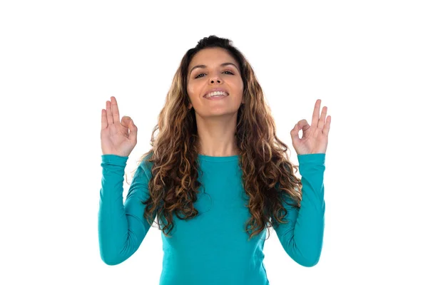 Lässige Frau Mit Welligen Und Langen Haaren Auf Weißem Hintergrund — Stockfoto