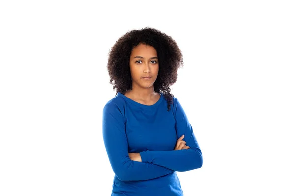 身穿蓝色毛衣 背景为白色的非洲裔少女 — 图库照片