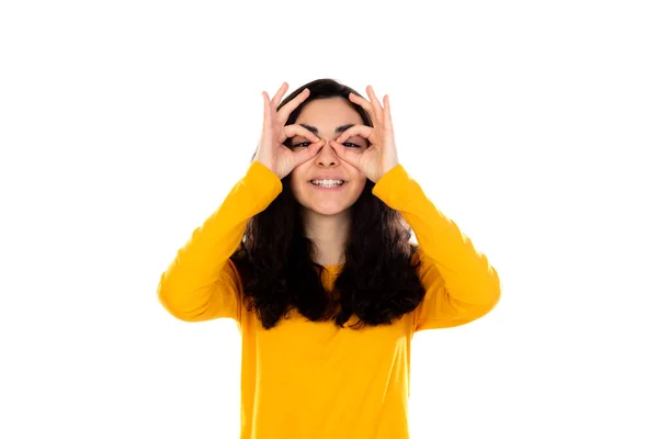 愛らしいですティーン女の子とともに黄色セーター隔離された上に白の背景 — ストック写真