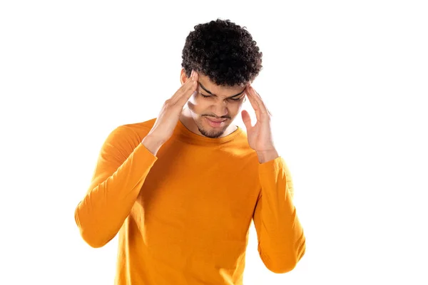 Schattig Afrikaans Amerikaans Man Met Afro Kapsel Draagt Een Oranje — Stockfoto