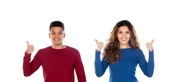 Atraente Feliz Jovem Casal Multiétnico Dizendo Isolado Fundo Branco — Fotografia de Stock