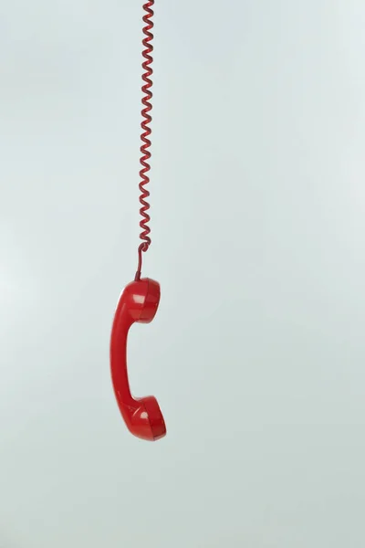 Vintage Telefon Hängande Vit Bakgrund — Stockfoto