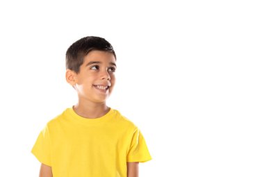 Hayalperest çocuk beyaz bir arka planda izole bir şekilde yukarı bakıyor