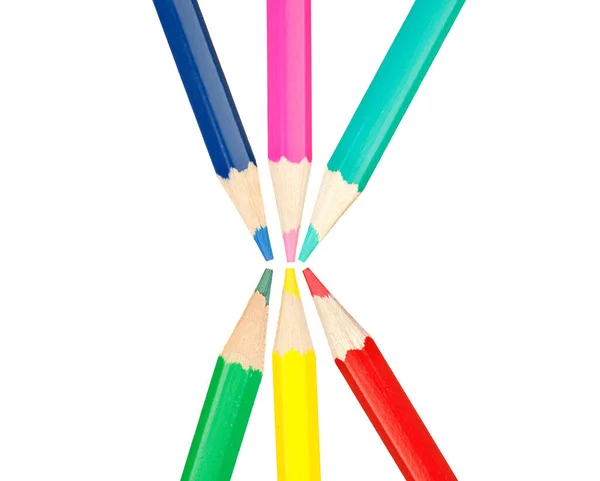 白い背景に孤立した色鉛筆の行 — ストック写真