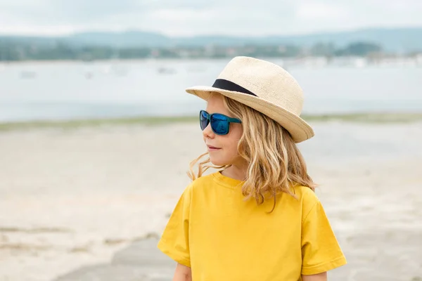 Happy Child Having Fun Summer Vacation Travel Adventure Concept — Stockfoto