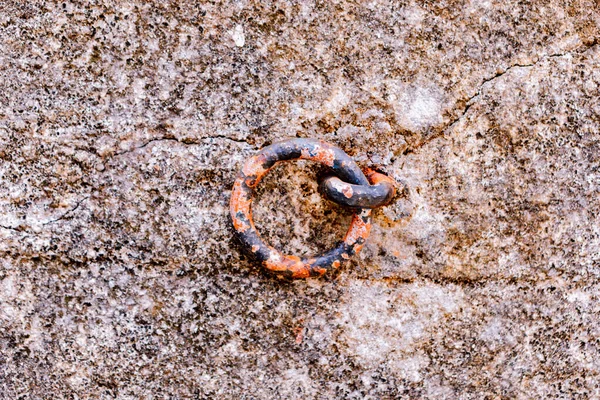 Anillo Metal Oxidado Una Pared Piedra Para Atar Caballos — Foto de Stock