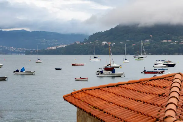 Increíble Vista Mar Con Barcos Techo Primer Plano — Foto de Stock