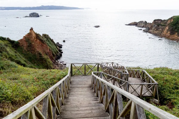 Bela Vista Costa Partir Uma Escada Madeira — Fotografia de Stock