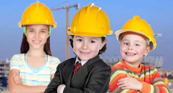 Team Aus Kleinen Arbeitern Auf Der Baustelle — Stockfoto