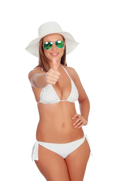 Lustiges Mädchen im Bikini sagt ok — Stockfoto