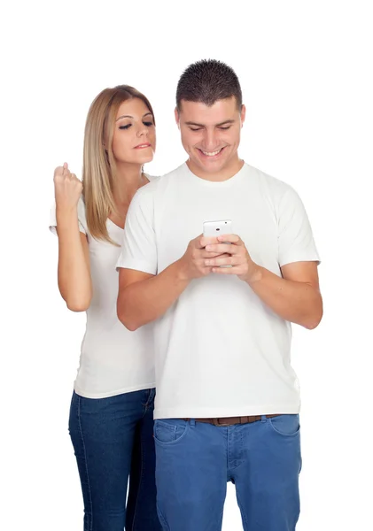 Couple regardant le mobile — Photo