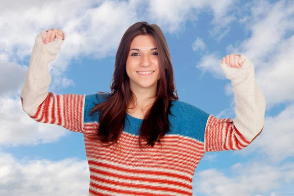 Menina casual comemorando algo — Fotografia de Stock