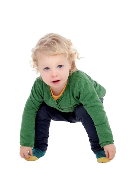 Adorable bebé rubio tocando sus pies —  Fotos de Stock