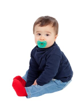 İzole katta oturan bebek