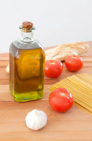 Ingredienti per fare un delizioso piatto di pasta — Foto Stock