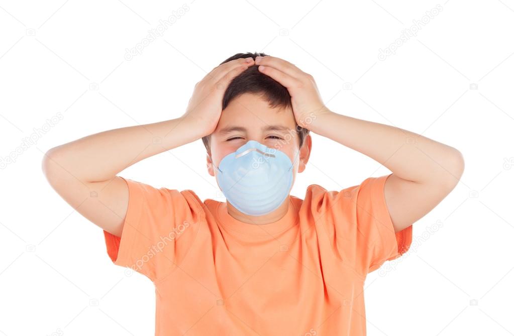 Chlapec z o půlnoci s alergií na masku — Stock Fotografie © Gelpi #66301967
