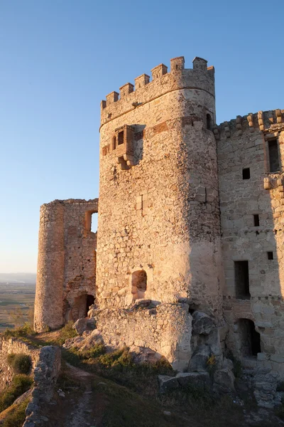 Castelo em ruínas localizado no norte de Cáceres — Fotografia de Stock