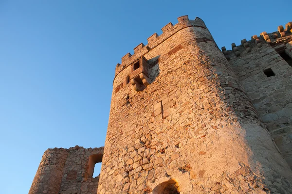 Caceres kuzeyinde yer harabeye Castle — Stok fotoğraf