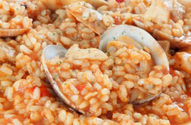 İstiridye ile lezzetli pirinç yemek