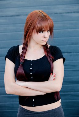 Asi genç kız Kızıl saçlı