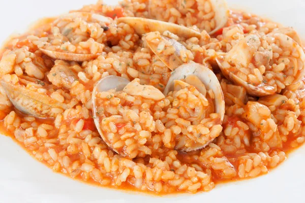 조개와 맛 있는 쌀 요리 — 스톡 사진