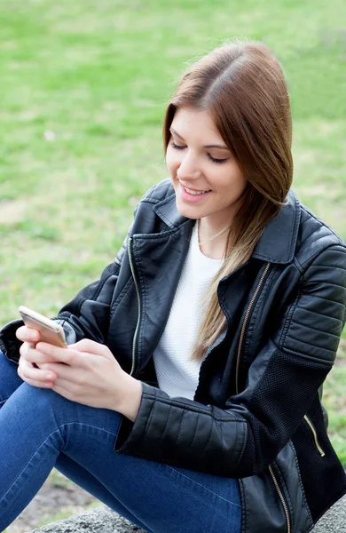 Cool pretty woman with the mobile — Stock Photo, Image