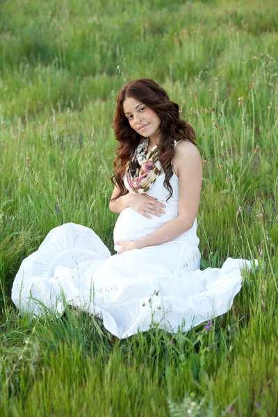 Happy and relaxed pregnant woman — Stock Photo, Image