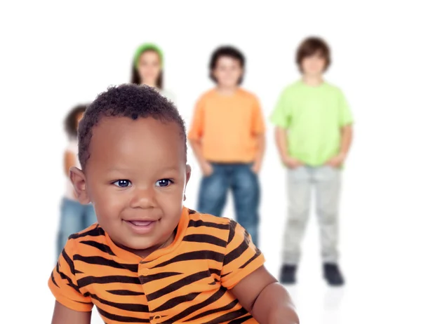 Afroamerikanisches Baby mit anderen Kindern — Stockfoto