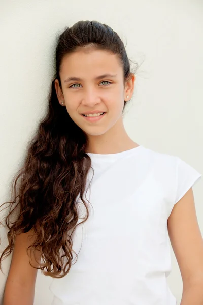 Menina com olhos azuis sorrindo — Fotografia de Stock