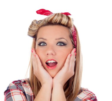 Pinup tarzı sürpriz sarışın kız