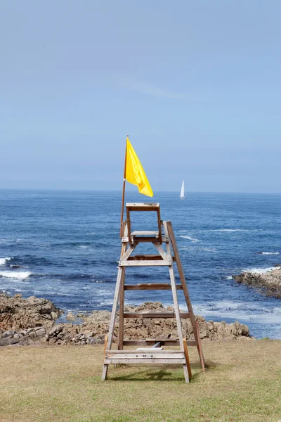 Cadeira salva-vidas na praia — Fotografia de Stock