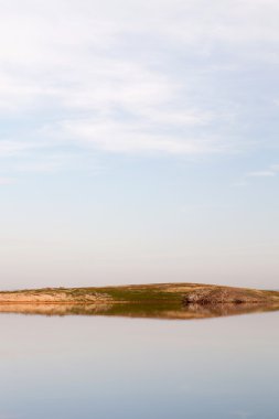 Bir ada sakin manzara  