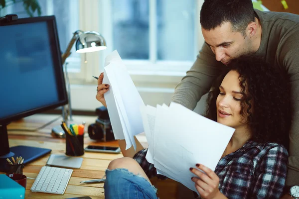 Couple working at home — Stock Photo, Image