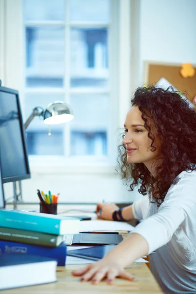 Woman working at home — Stock Photo, Image