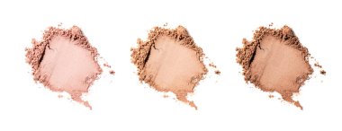 Yüz pudrası. Yüz temeli lekesi. Kozmetik uygulaması. Beyaz arkaplanda izole.