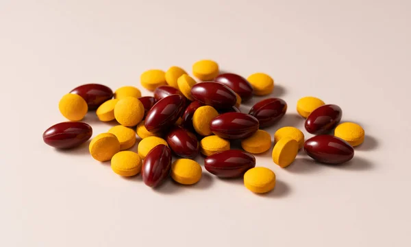 Brown Yellow Pills Beige Background Concept Pharmaceuticals Supplements — Stock Photo, Image