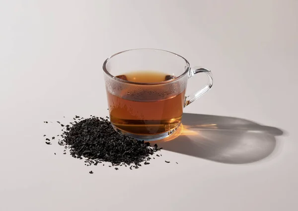 Warmer Tee Und Teeblätter Glas Auf Beigem Hintergrund — Stockfoto