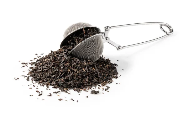 Earl Grey Teeblätter Und Edelstahl Teesieb Auf Weißem Hintergrund — Stockfoto