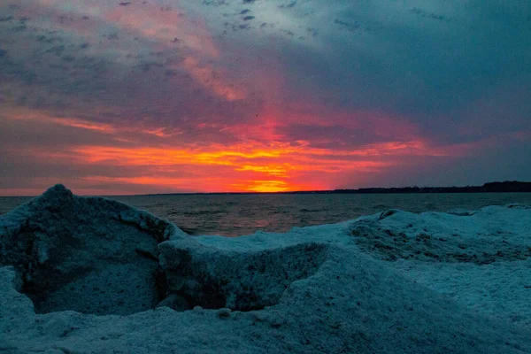 Dramático Pôr Sol Praia Port Stanley Inverno Canadá Foto Alta — Fotografia de Stock