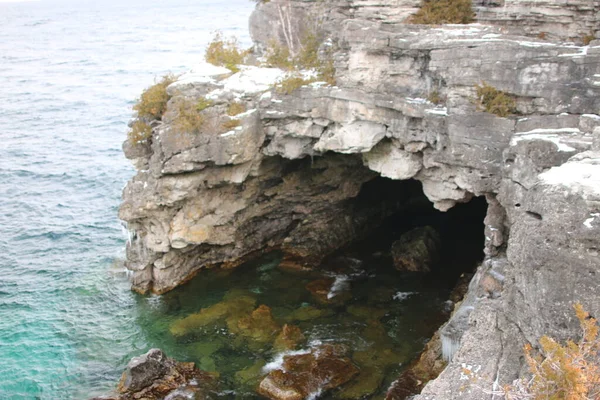 Die Grottenhöhle Ontario Der Menschen Schwimmen Hochwertiges Foto — Stockfoto