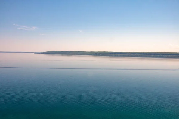 Lake Huron landschap tonen de prachtige blauwe wateren — Stockfoto