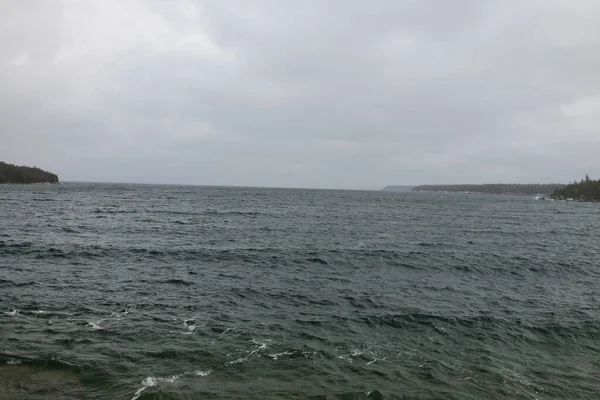 Paisagem de inverno em ontário no lago huron — Fotografia de Stock